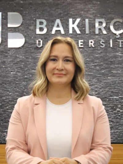 Dr. Öğr. Üyesi Ayşe Nilüfer Çelik - İzmir Göz Doktoru