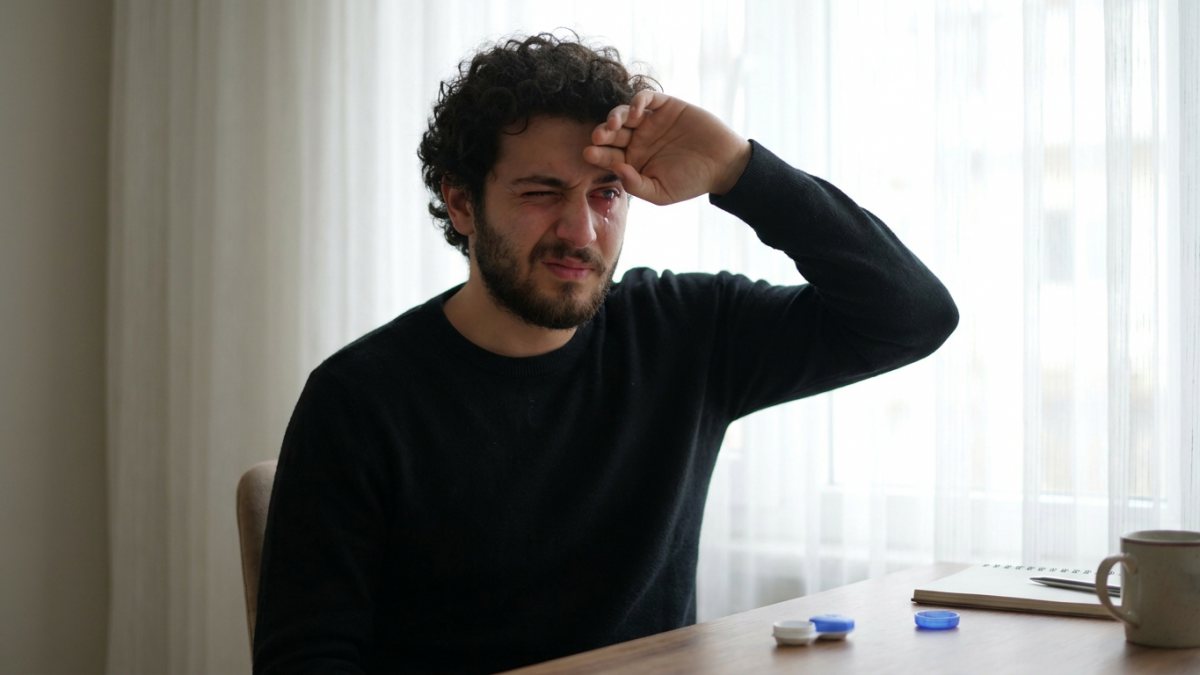 Kornea Ülseri: Kontakt Lens Kullananlar İçin Acil Uyarı İşaretleri